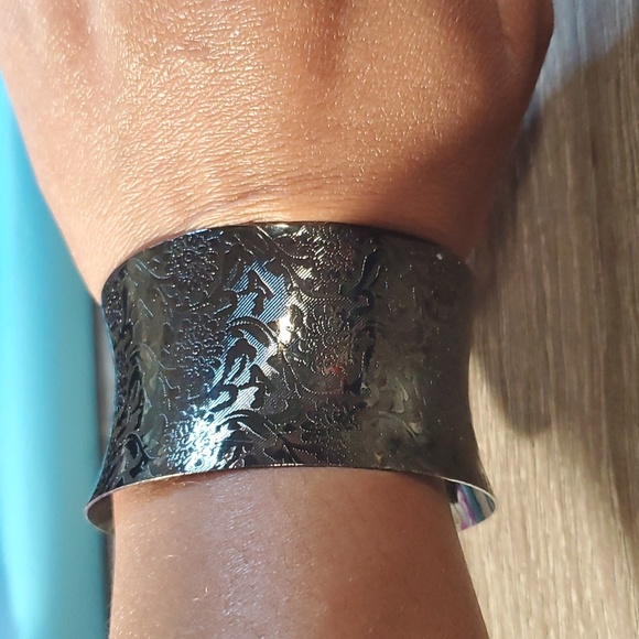 Smokey gray toned cuff bracelet. Beautiful addition to your jewelry collection. - Picture 3 of 4